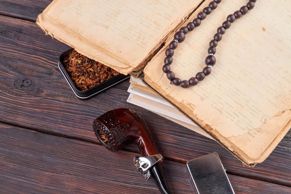 Come scegliere e abbinare un fermacravatta per un look da cerimonia sofisticato?